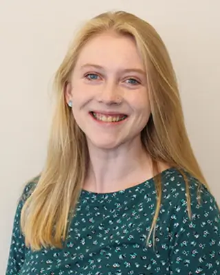 Riley Maloney, RDN LDN Dietitian Chicago Book Now